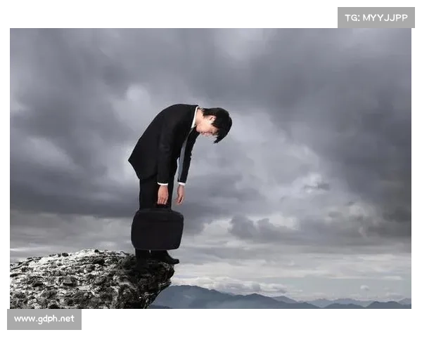 从致命错误中觉醒在人生低谷汲取成长与智慧的深刻教训